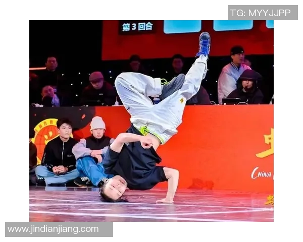 重庆街舞队与北京街舞队赛后复盘探讨灵活性表现与战术运用分析