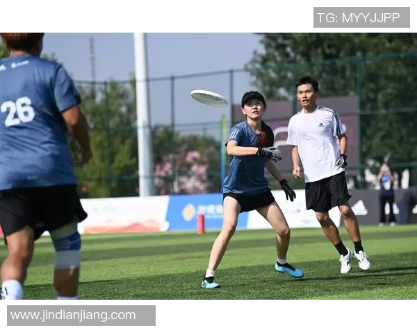 飞盘盛宴：探秘西安飞盘队的极速风采与团队精神