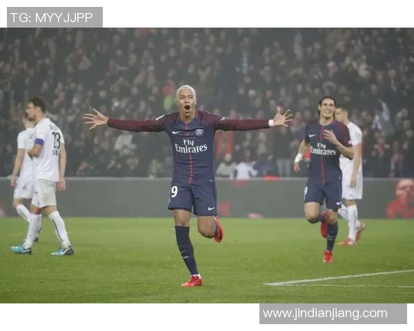 亚眠足球队迎战巴黎圣日耳曼全力争胜的精彩对决分析