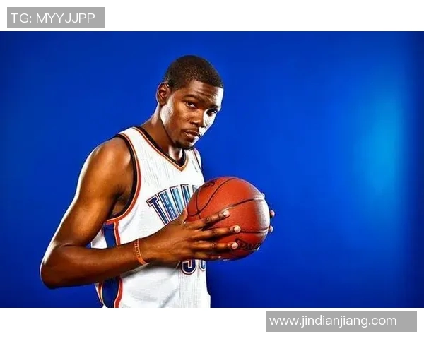 凯文杜兰特的篮球传奇之路与个人成长历程探讨