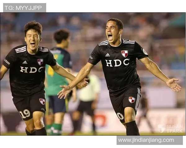 釜山偶像与庆南足球队激战正酣最终结果揭晓引发球迷热议